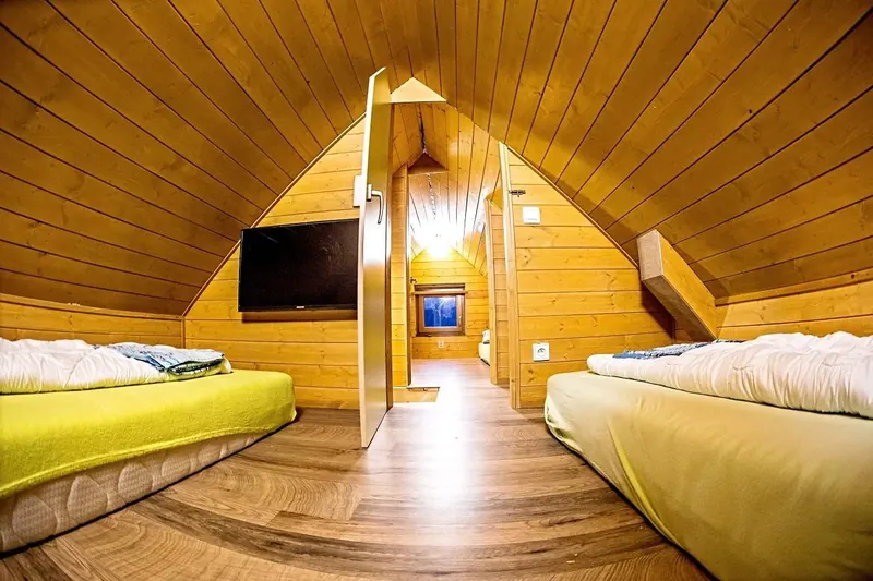 Podkrovní ložnice apartmánu